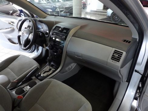 Used 2010 Toyota Corolla image 23