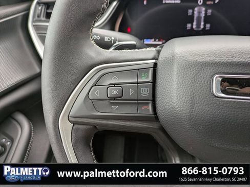 Used 2025 Jeep Grand Cherokee Altitude image 26