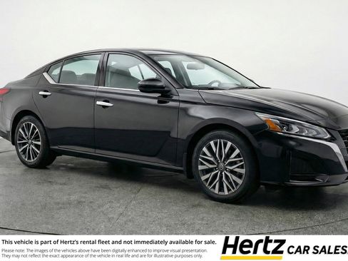 Used 2025 Nissan Altima 2.5 SV FWD image 1