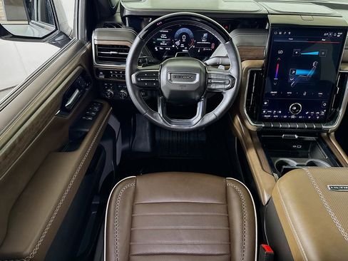 Certified 2025 GMC Yukon Denali Ultimate image 22