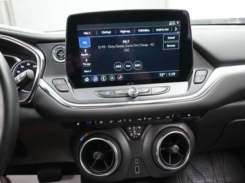 Used 2024 Chevrolet Blazer LT w/ Sound & Technology Package FWD image 10