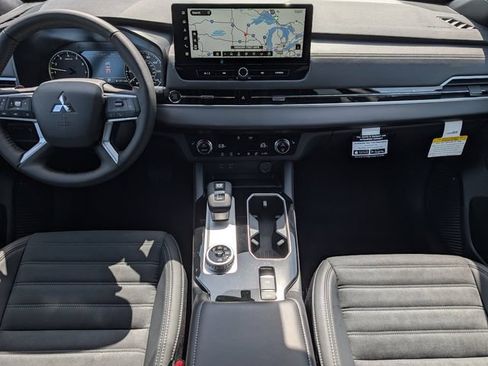 New 2026 Mitsubishi Outlander LE AWD/4WD image 7