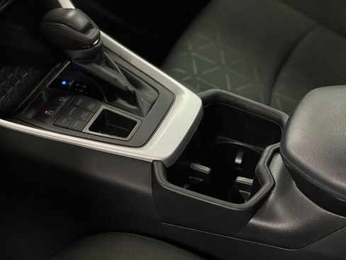 Used 2022 Toyota RAV4 XLE image 33