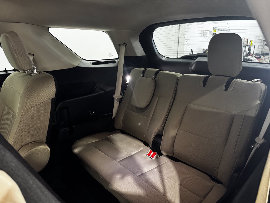 Used 2023 Ford Explorer XLT AWD/4WD image 22