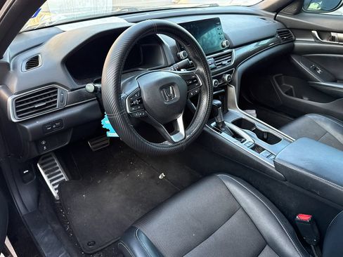 Used 2018 Honda Accord Sport image 9
