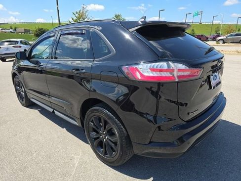 Certified 2022 Ford Edge SE w/ Black Appearance Package AWD/4WD image 3