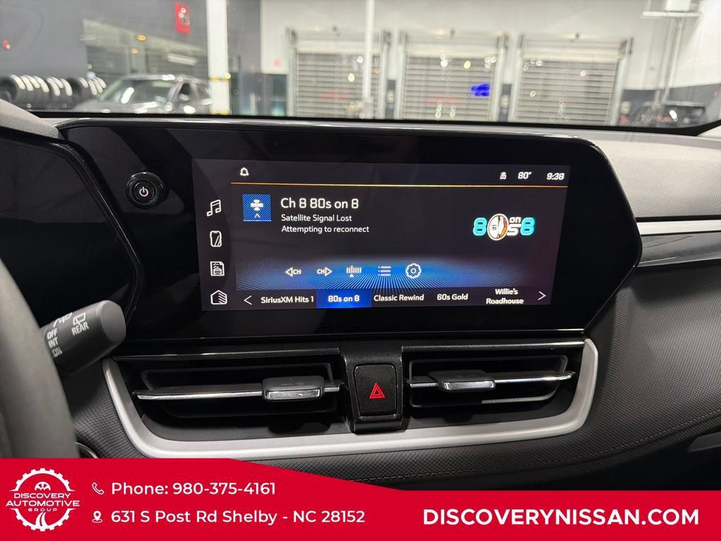 Used 2024 Chevrolet TrailBlazer LT w/ Driver Confidence Package FWD image 17