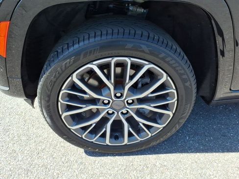 Used 2022 Jeep Grand Cherokee L Summit AWD/4WD image 10