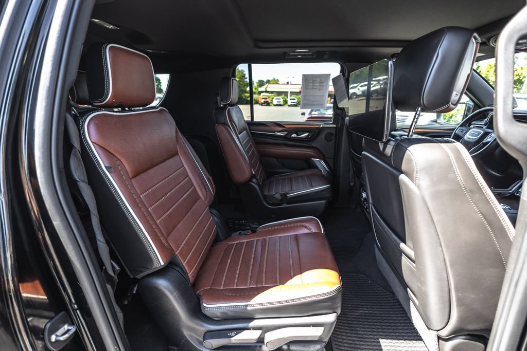 Used 2024 GMC Yukon XL Denali Ultimate AWD/4WD image 32