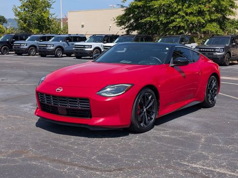 Used 2025 Nissan Z Performance w/ Floor Mat Package RWD image 3