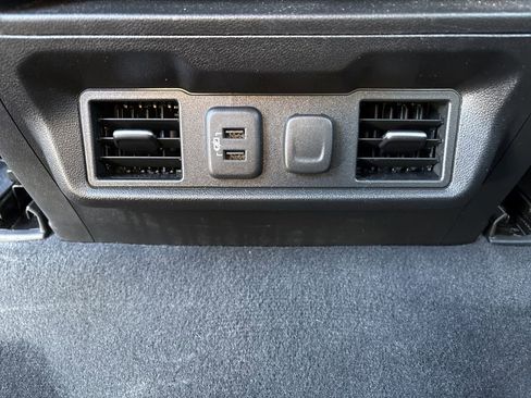 Used 2022 Chevrolet Silverado 3500 LT w/ Convenience Package image 10