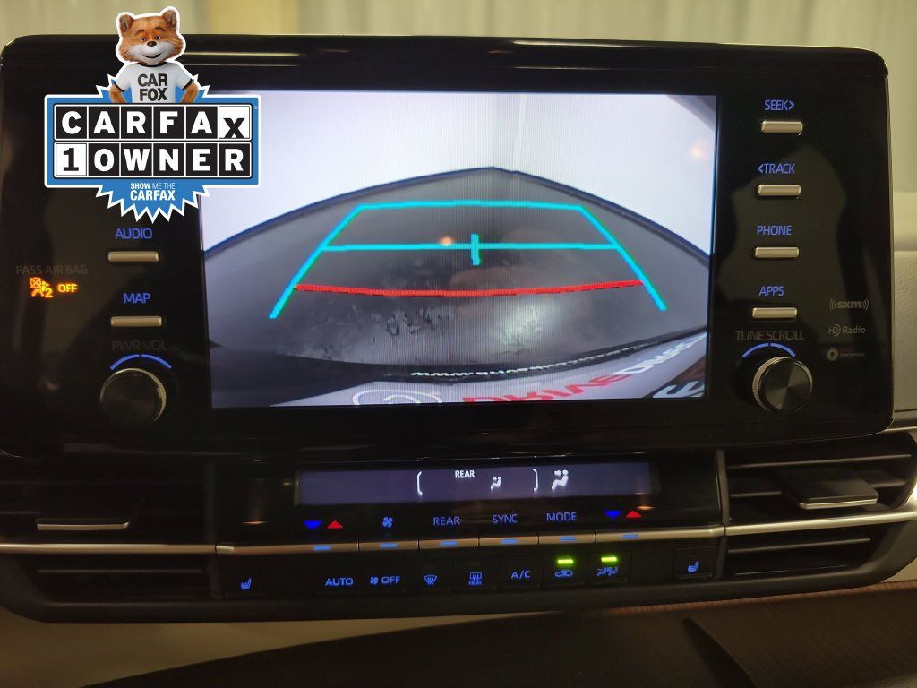 Used 2022 Toyota Sienna XLE FWD image 22