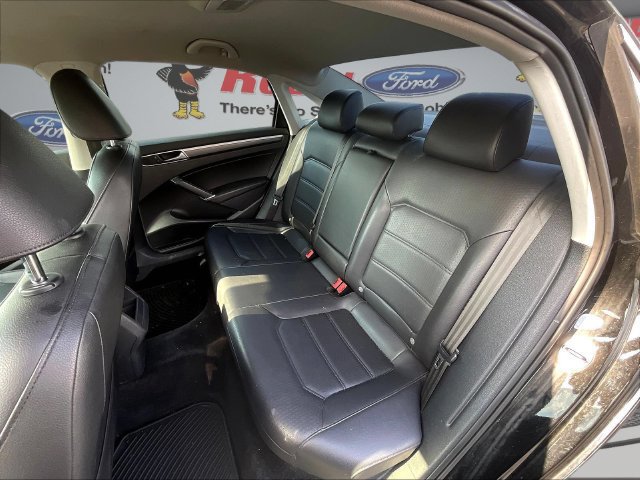Used 2016 Volkswagen Passat 1.8T R-Line FWD image 23