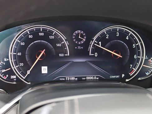 Used 2019 BMW 750i xDrive w/ M Sport Package image 18