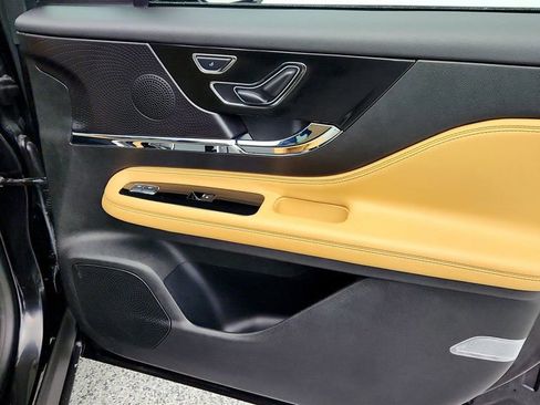 Used 2023 Lincoln Corsair Reserve w/ Equipment Group 201A image 25