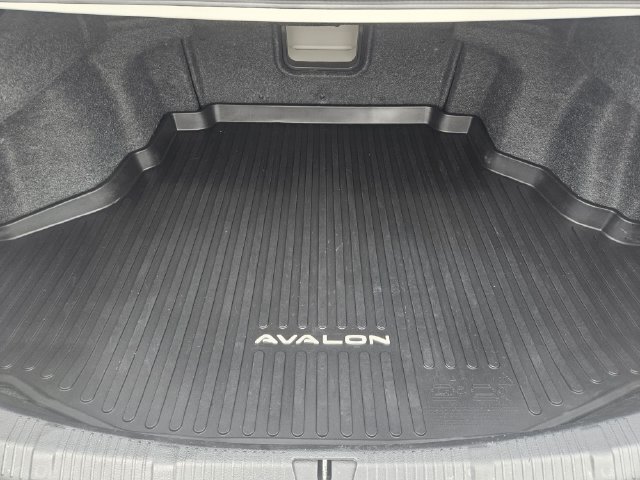 Used 2016 Toyota Avalon Limited w/ Protection Package FWD image 32