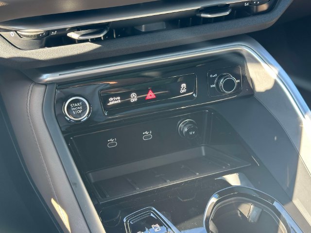 Certified 2025 Audi Q5 Premium Plus AWD/4WD image 32