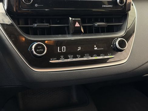 Used 2021 Toyota Corolla LE FWD image 20