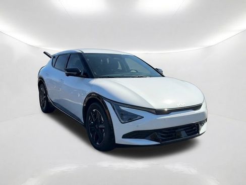 Used 2025 Kia EV6 Wind RWD image 3