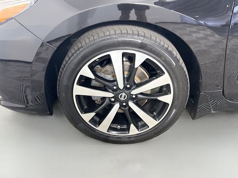 Used 2018 Nissan Altima 2.5 SR FWD image 38