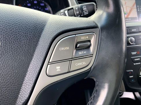 Used 2019 Hyundai Santa Fe XL FWD image 25