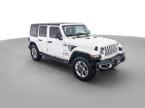 Used 2018 Jeep Wrangler Unlimited Sahara AWD/4WD image 3