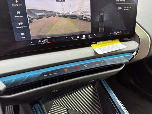 Used 2025 BMW X3 xDrive30i w/ Convenience Package image 20