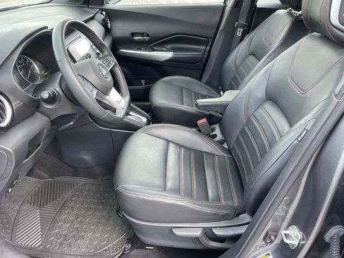 Used 2020 Nissan Kicks SR w/ SR Premium Package FWD image 16