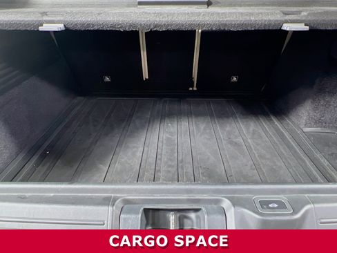 Used 2019 Land Rover Range Rover Supercharged image 24