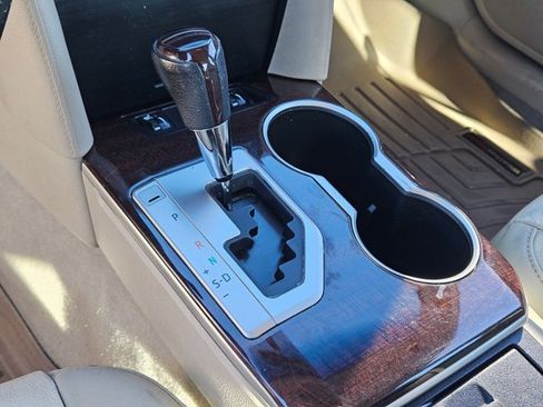 Used 2014 Toyota Camry XLE FWD image 11