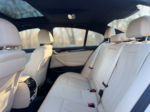 Used 2022 BMW 530i xDrive w/ Convenience Package image 24