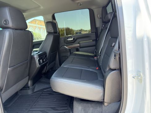 Used 2023 GMC Sierra 2500 SLT w/ SLT Preferred Package AWD/4WD image 24