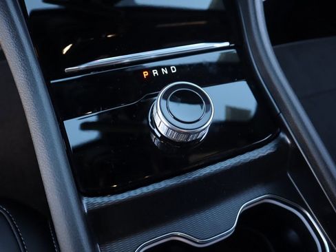 New 2025 Jeep Grand Cherokee Laredo image 8