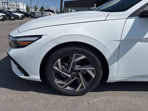 New 2025 Hyundai Elantra Limited image 7