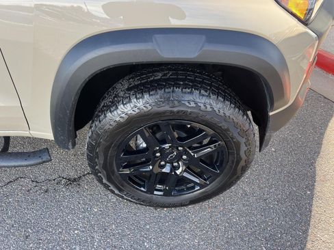 Used 2024 Chevrolet Colorado Trail Boss w/ Technology Package image 7