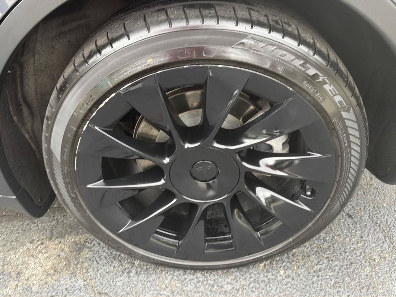 Used 2020 Tesla Model Y Long Range AWD/4WD image 29