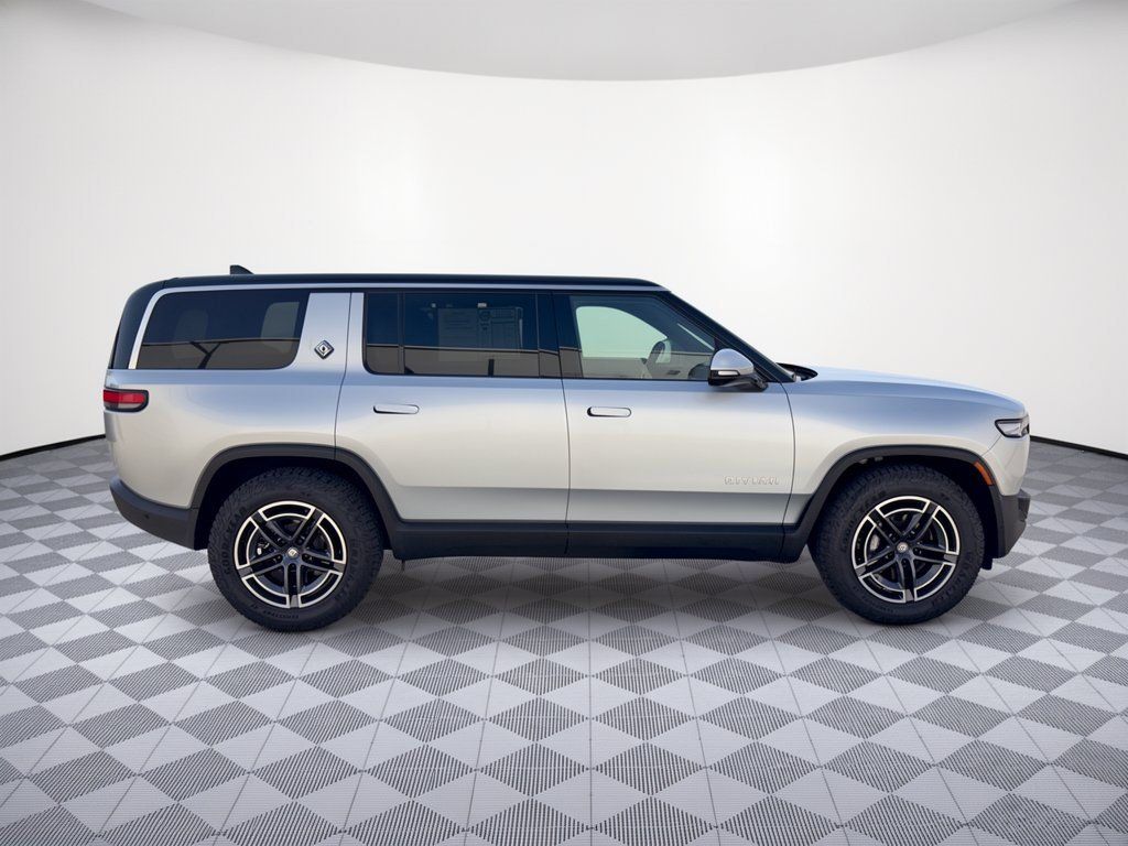 Used 2026 Rivian R1S Adventure Dual AWD/4WD image 8