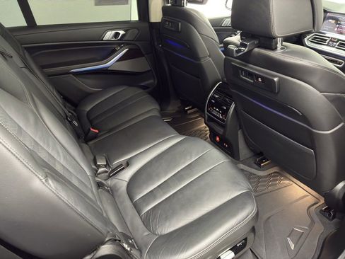 Used 2019 BMW X7 xDrive50i w/ Premium Package image 56