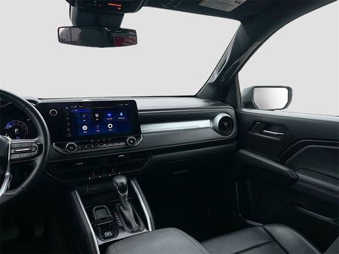 Used 2024 Chevrolet Colorado LT w/ LT Convenience Package image 22