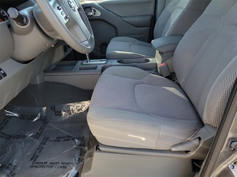 Used 2019 Nissan Frontier SV image 17