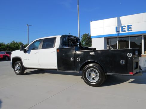 Used 2026 Chevrolet Silverado 3500 LT w/ Convenience Package AWD/4WD image 2