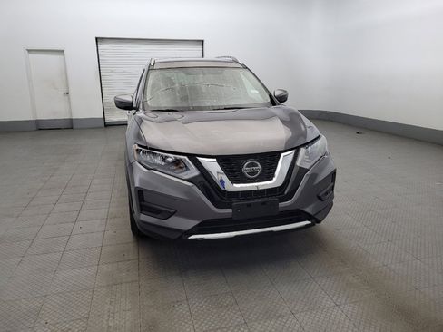 Used 2018 Nissan Rogue SV image 14