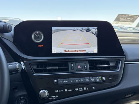 Certified 2025 Lexus ES 350 FWD image 27