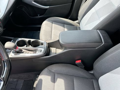 Used 2025 Chevrolet Trax RS w/ Sunroof Package FWD image 20