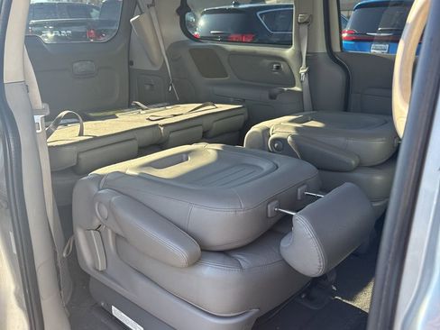 Used 2010 Kia Sedona EX w/ Luxury Pkg image 17