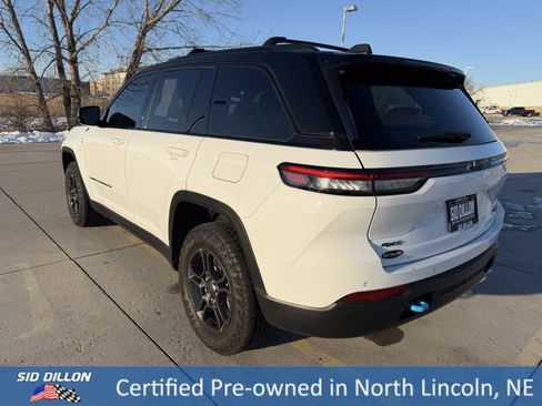 Used 2024 Jeep Grand Cherokee Trailhawk image 7