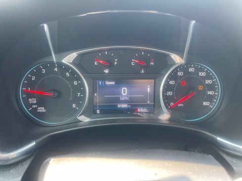 Used 2019 Chevrolet Equinox LT FWD image 11