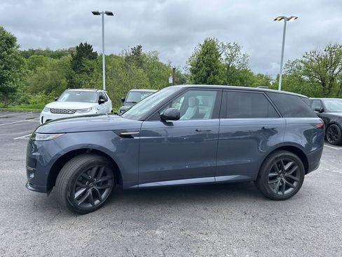 Used 2024 Land Rover Range Rover Sport Dynamic SE AWD/4WD image 2