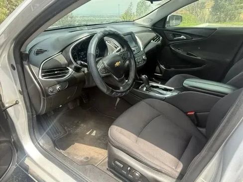 Used 2018 Chevrolet Malibu LT FWD image 8