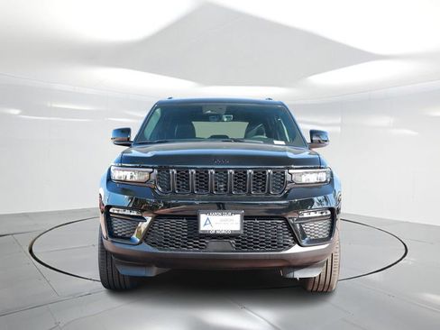 New 2025 Jeep Grand Cherokee Limited w/ Black Appearance Package AWD/4WD image 4
